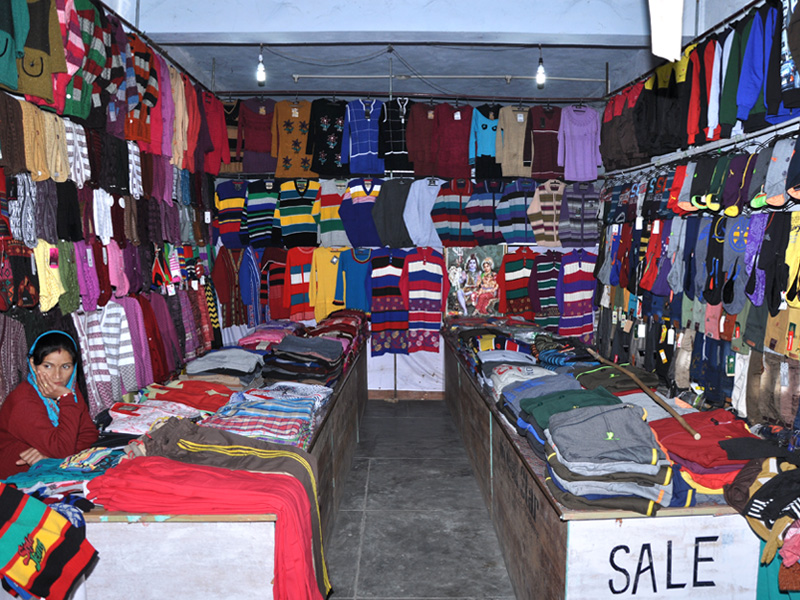 Readymade Garment Wholesale House in Bhawarna, Palampur